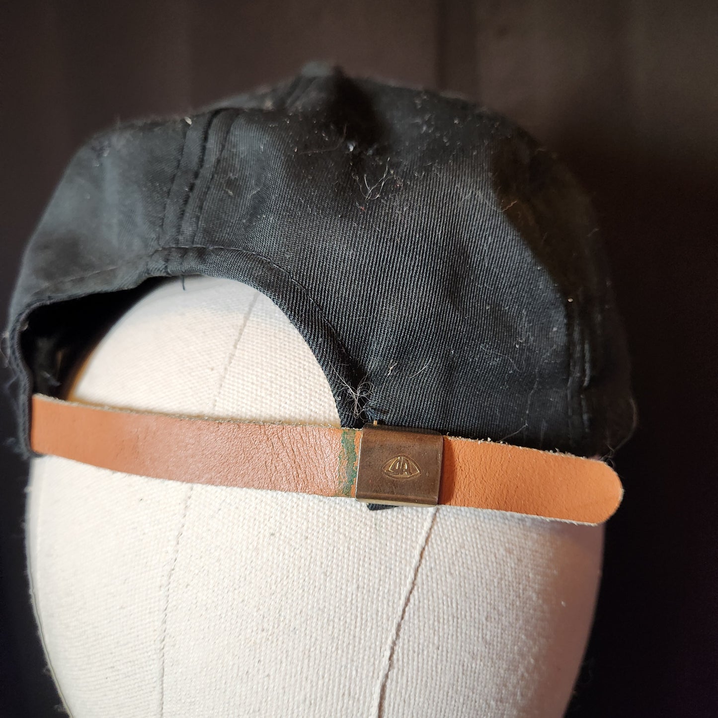 LEaP Black Fabric Baseball Cap