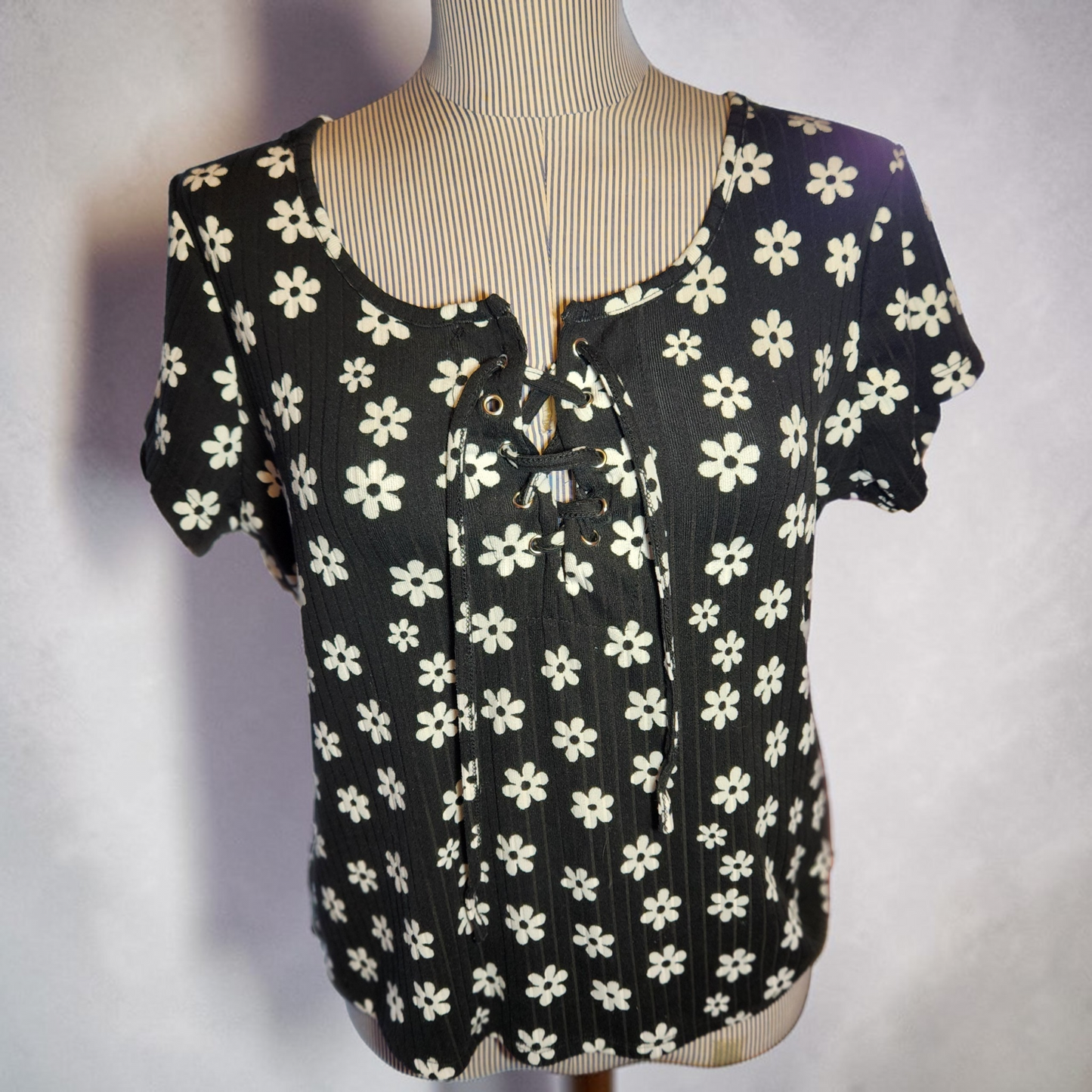 Black Top with White Daisies, Lacing Up the Front