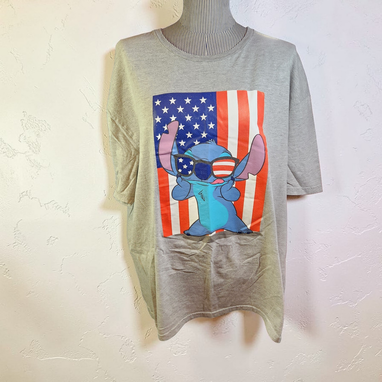 Grey Tee "Disney's Stitch"